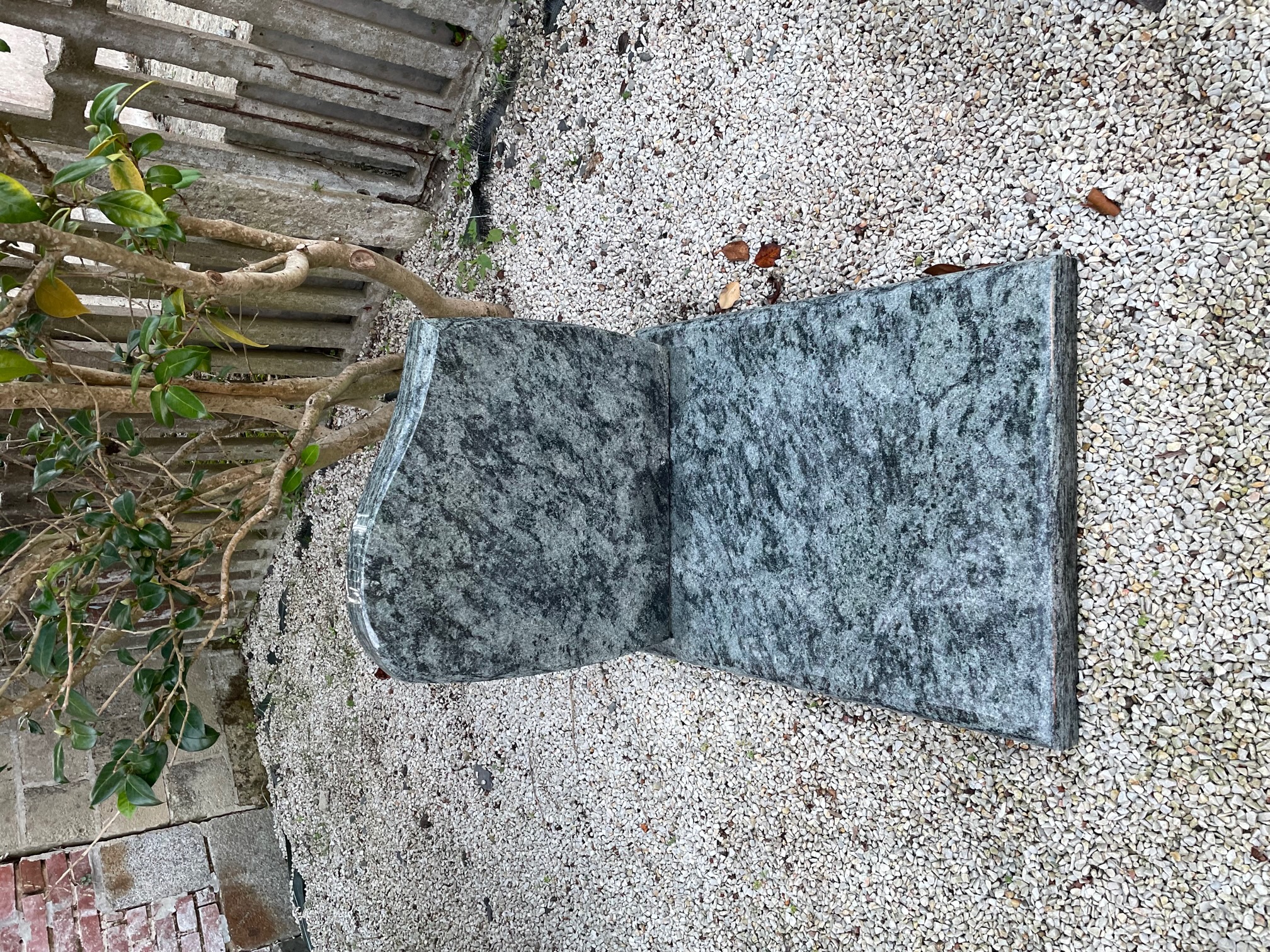 Monument fun&eacute;raire &mdash; La Guerche