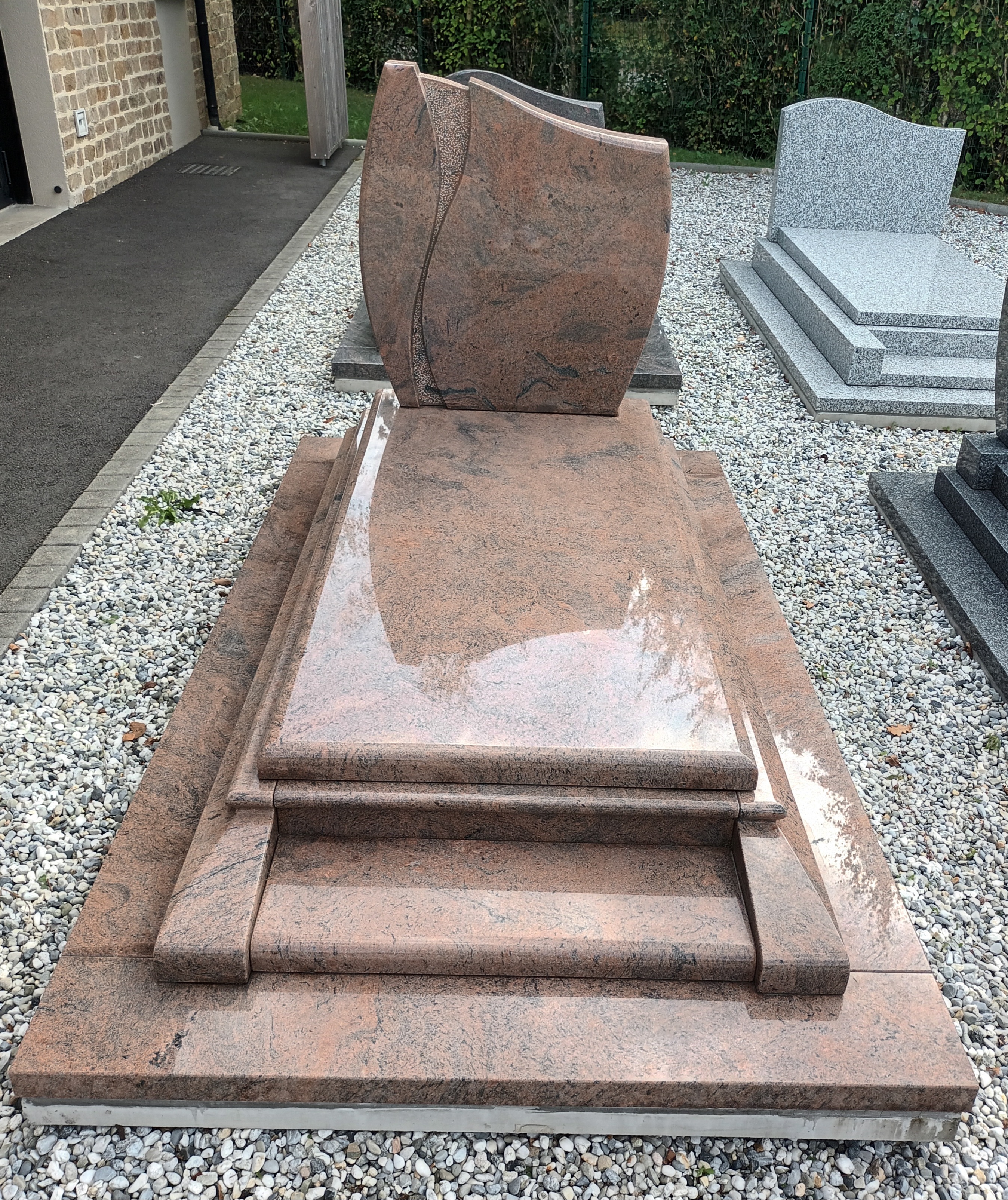 Monument fun&eacute;raire &mdash; Thorign&eacute;